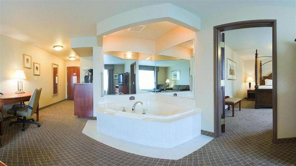 Holiday Inn Express & Suites Wausau By Ihg Weston Dış mekan fotoğraf