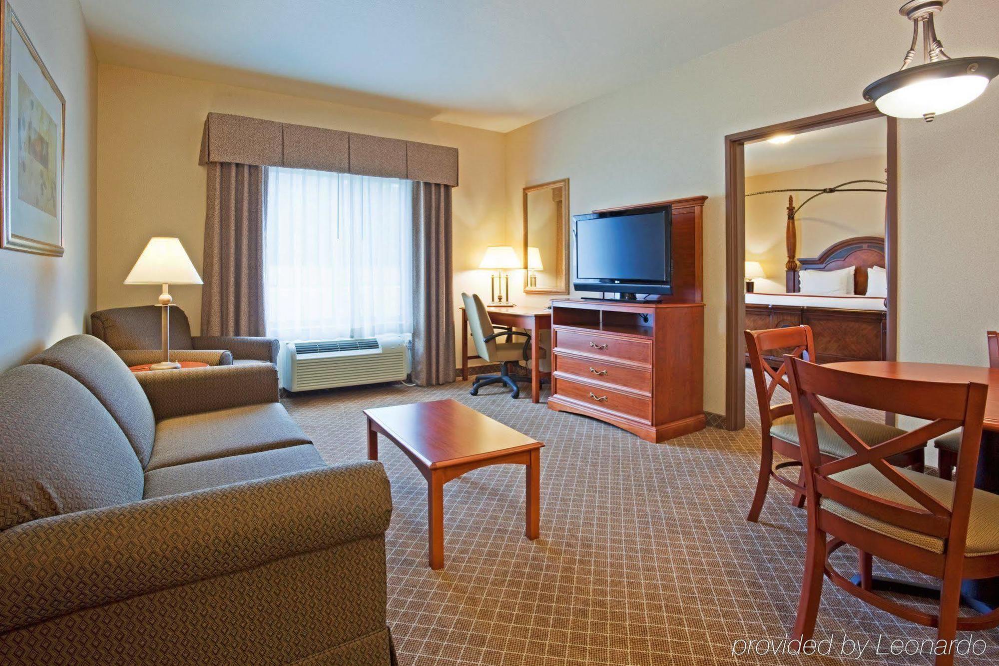 Holiday Inn Express & Suites Wausau By Ihg Weston Oda fotoğraf