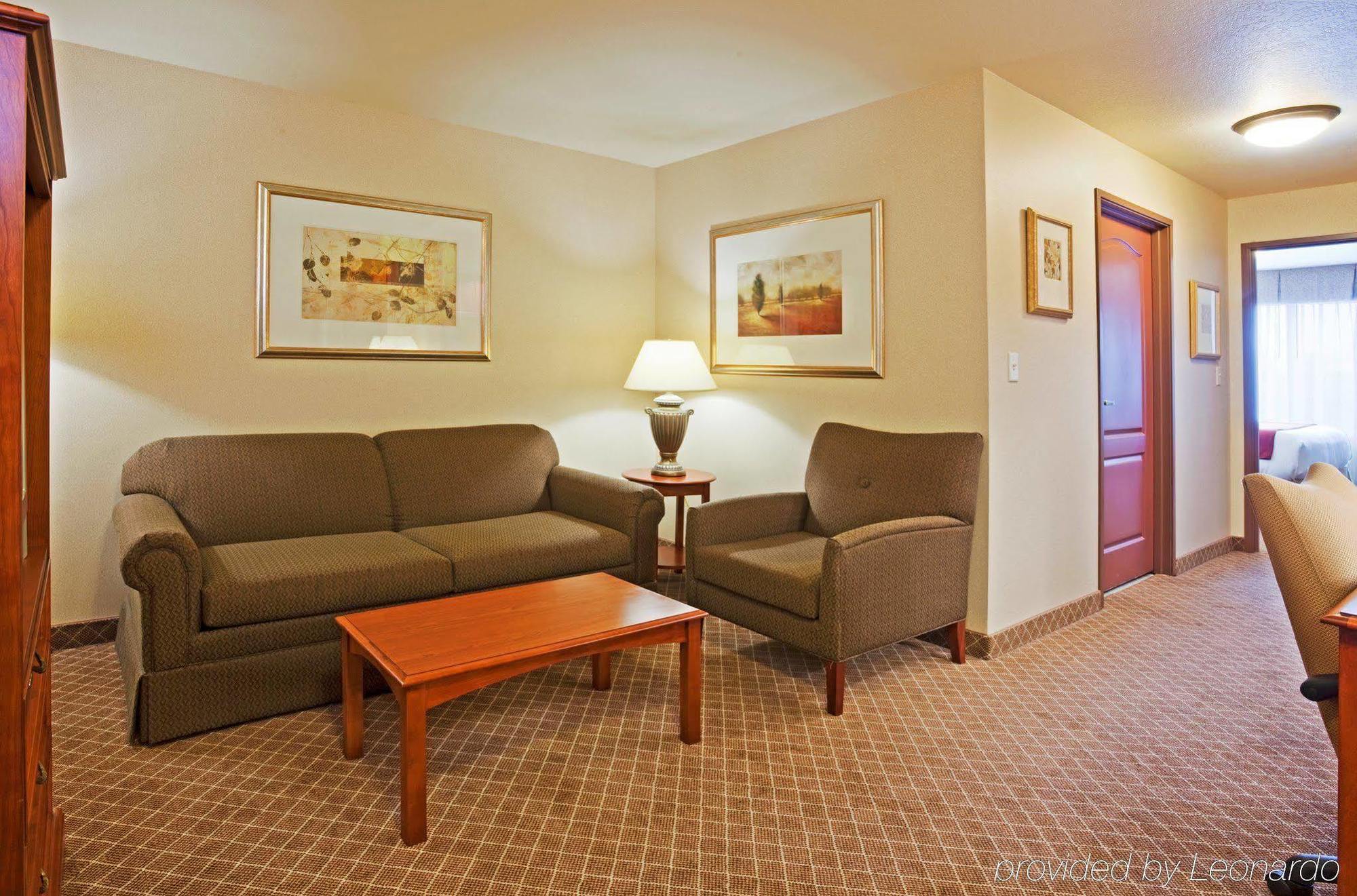 Holiday Inn Express & Suites Wausau By Ihg Weston Oda fotoğraf
